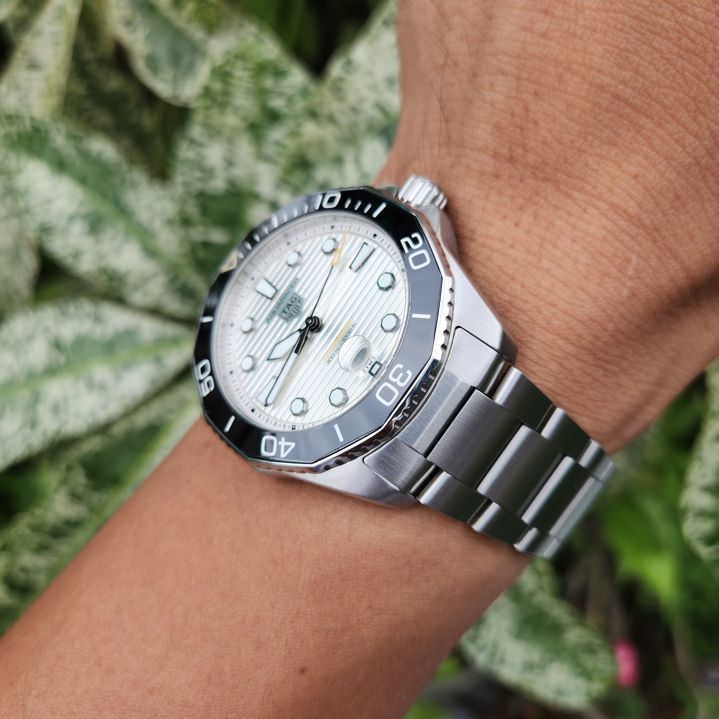 Tag Heuer Aquaracer Professional Calibre 5 Ceramic Bezel Grey Sunray Brushed Dial 43mm - Complete Set