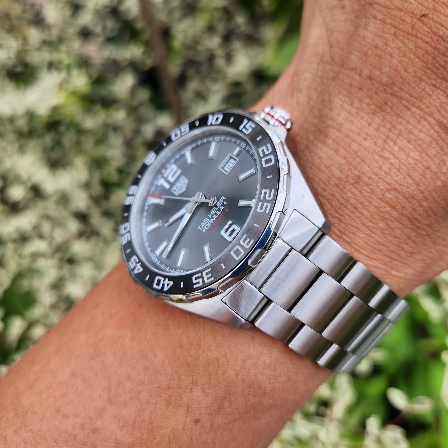 Tag Heuer F1 Date Calibre 5 Anthracite Grey Dial 43mm - Complete Set