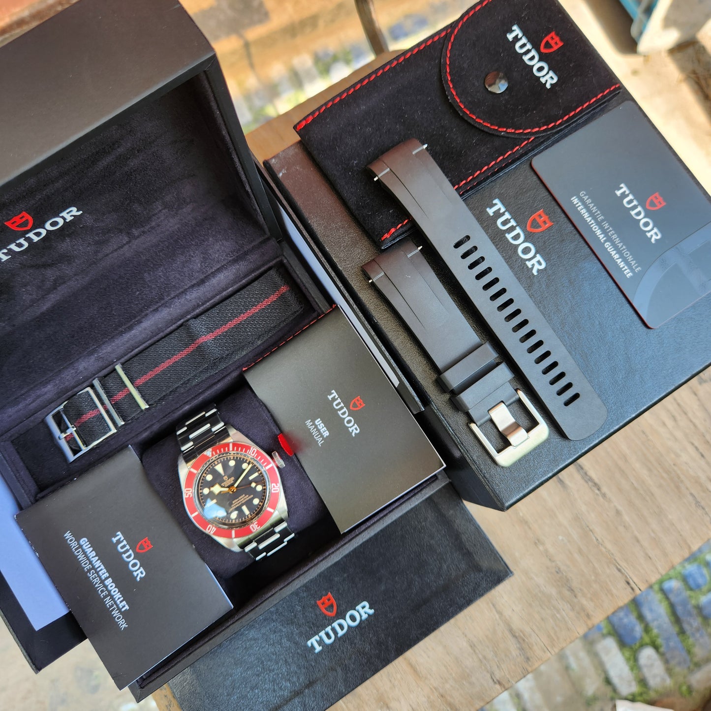Tudor Black Bay Burgundy 41mm - Complete Set