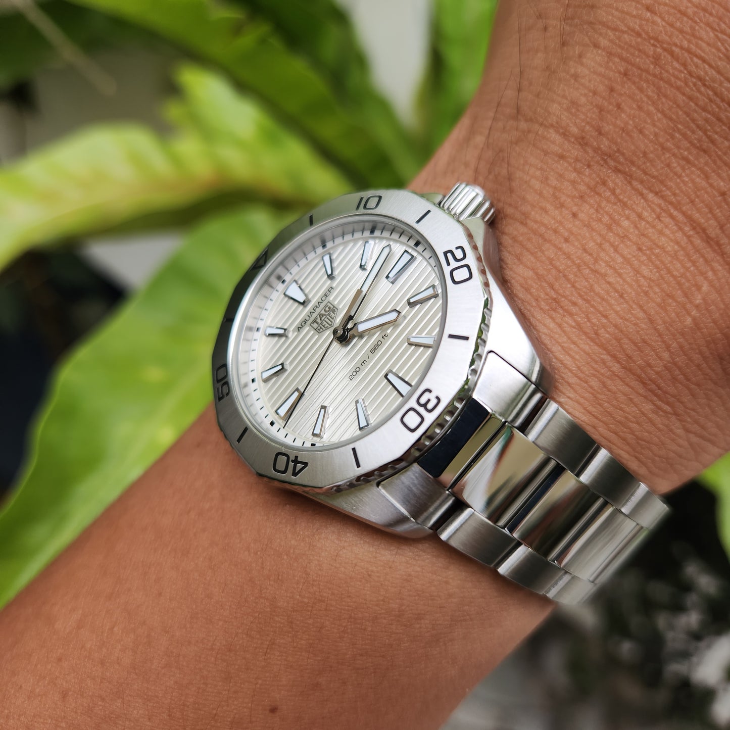 Tag Heuer Aquaracer Professional 200 Silver Sunray Brushed Dial 40mm - Complete Set 