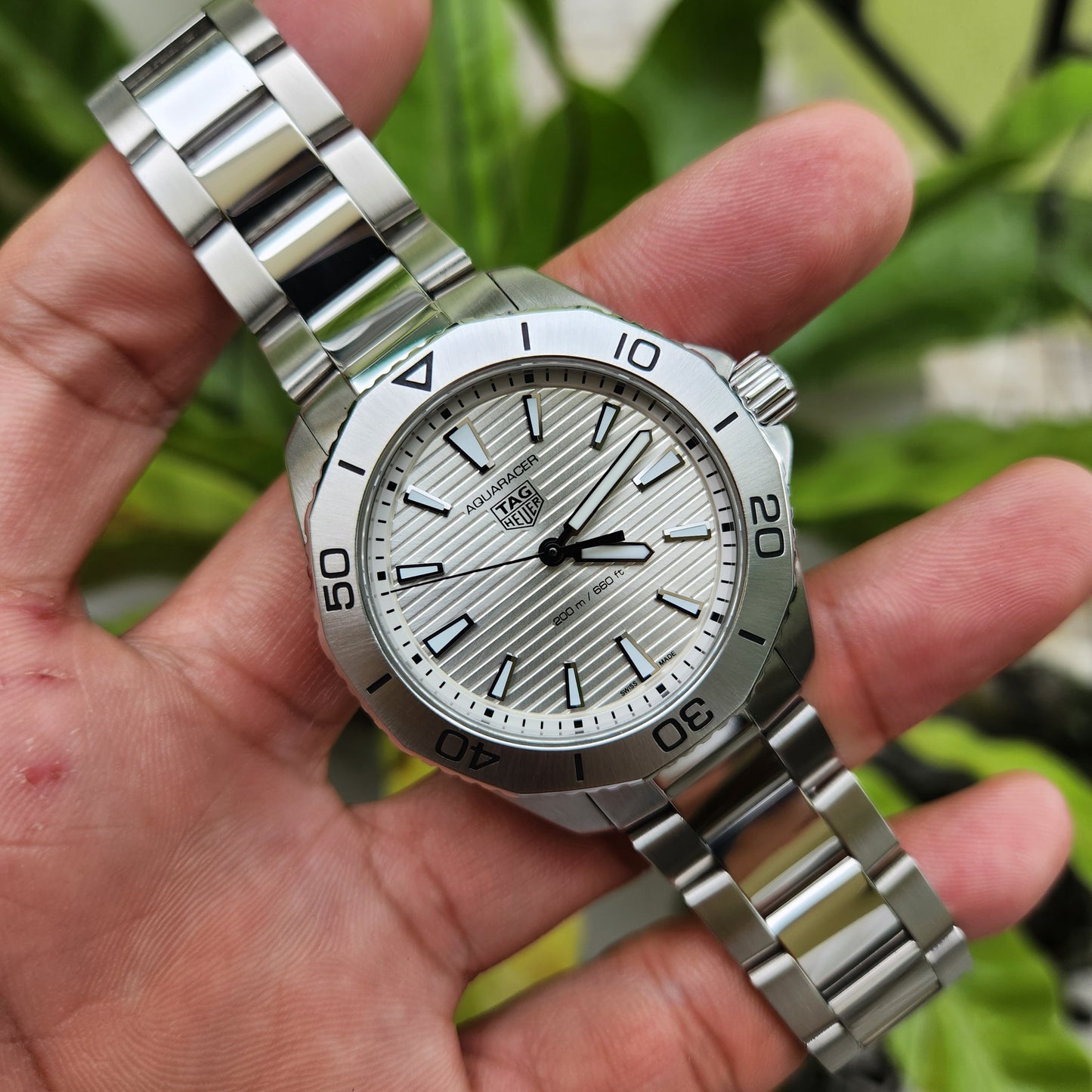 Tag Heuer Aquaracer Professional 200 Silver Sunray Brushed Dial 40mm - Complete Set 