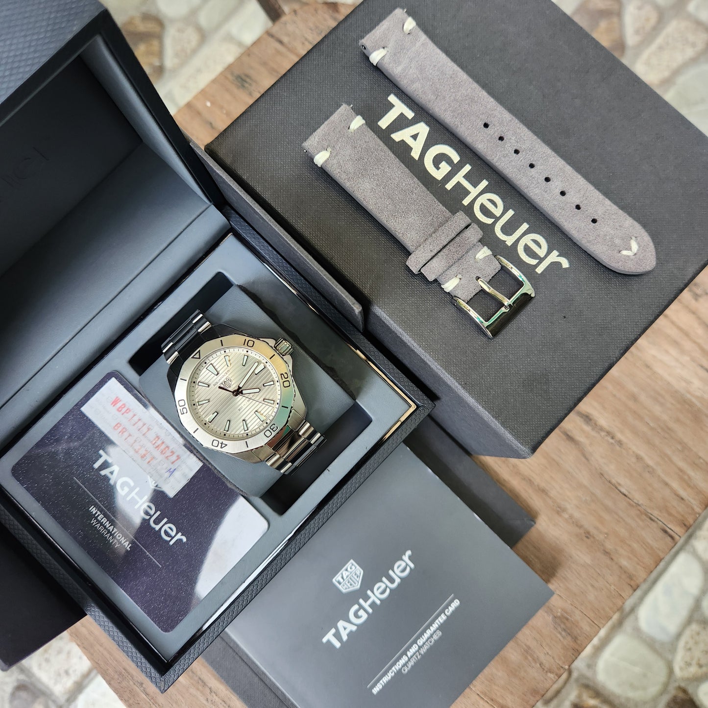 Tag Heuer Aquaracer Professional 200 Silver Sunray Brushed Dial 40mm - Complete Set 