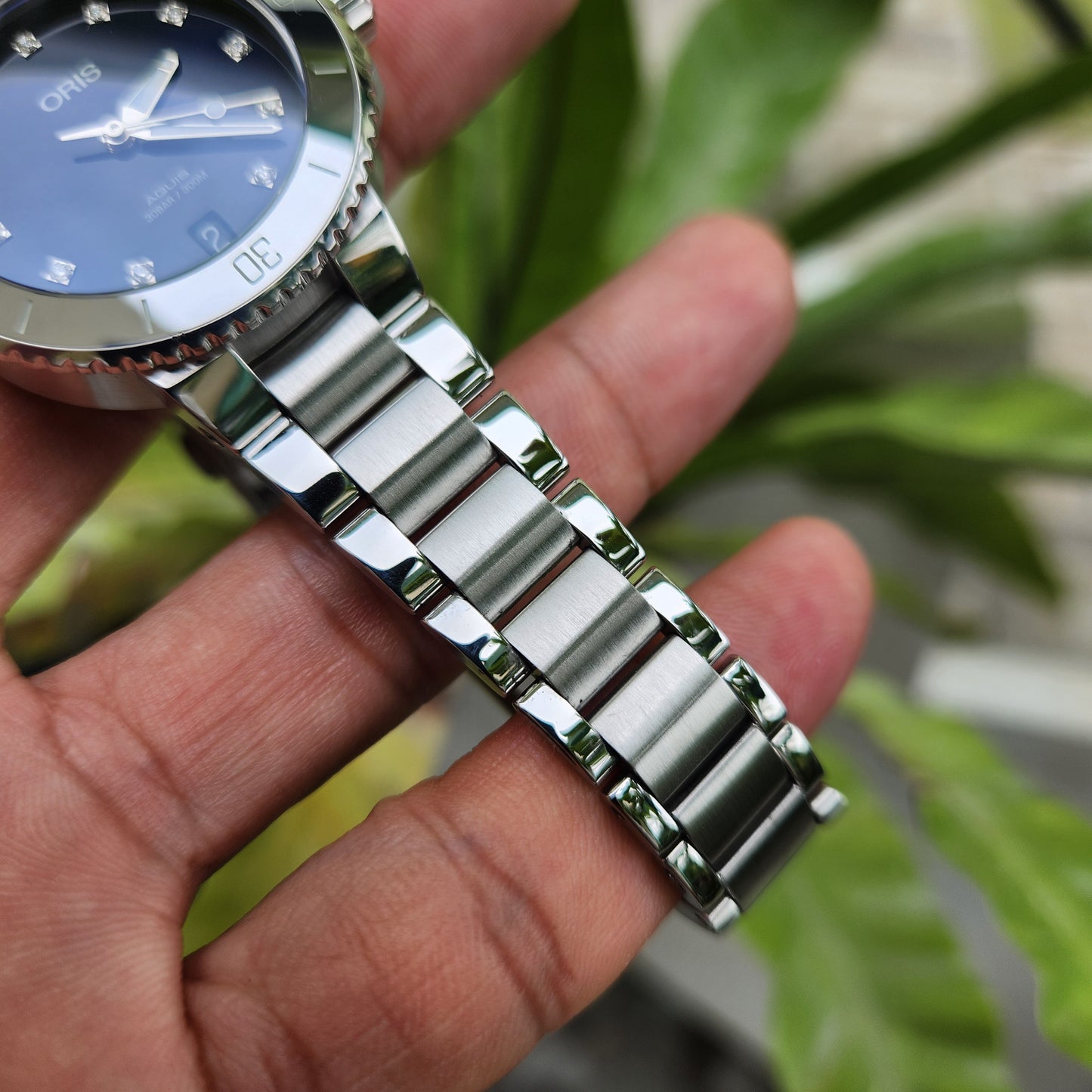 Oris Ladies Aquis Date Tungsten Bezel in Sunray Blue Dial with Diamonds 36mm