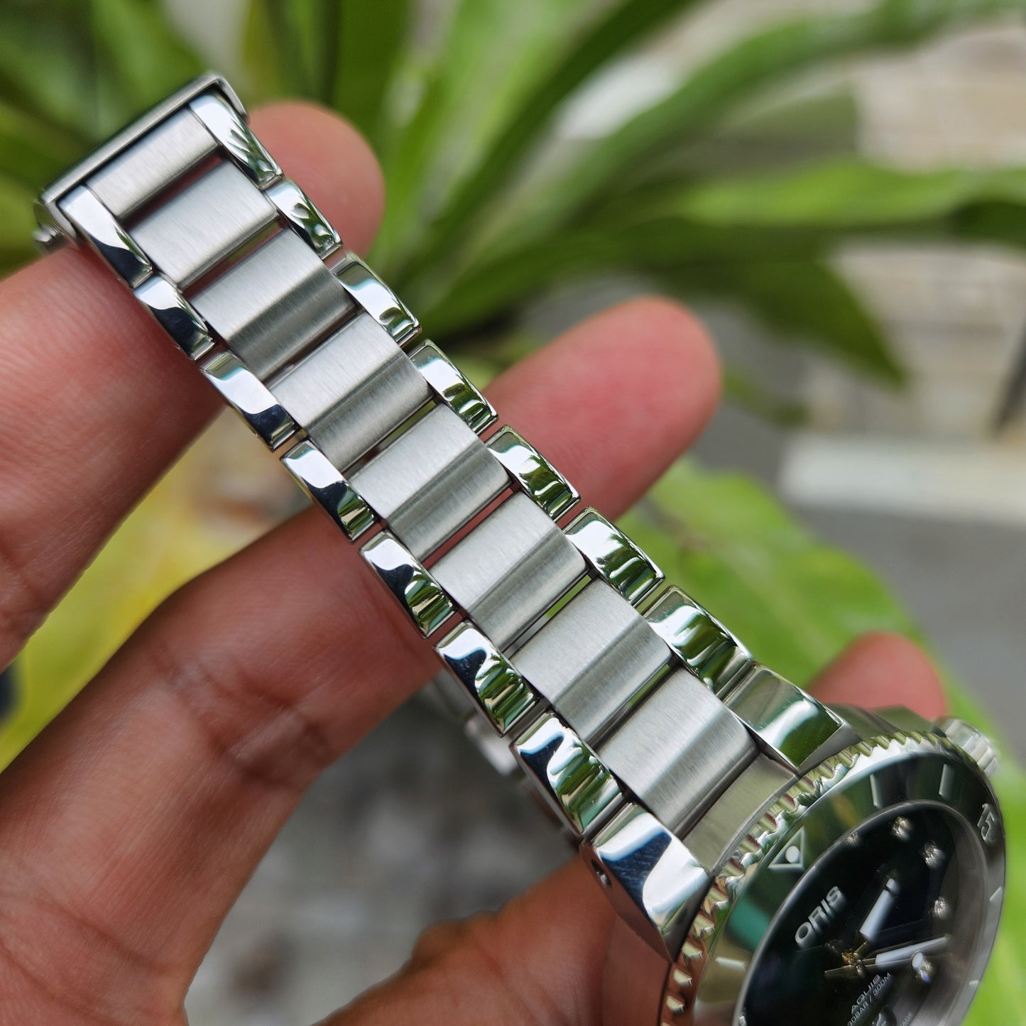 Oris Ladies Aquis Date Tungsten Bezel in Sunray Blue Dial with Diamonds 36mm