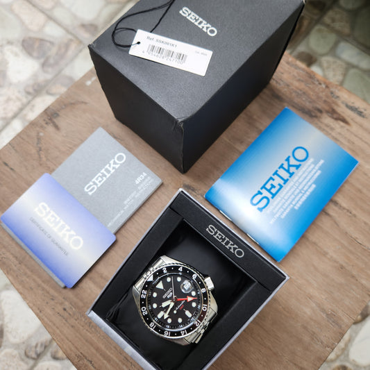 Seiko 5 SKX Sports GMT 'Bruce Wayne' 42.5mm - Complete Set