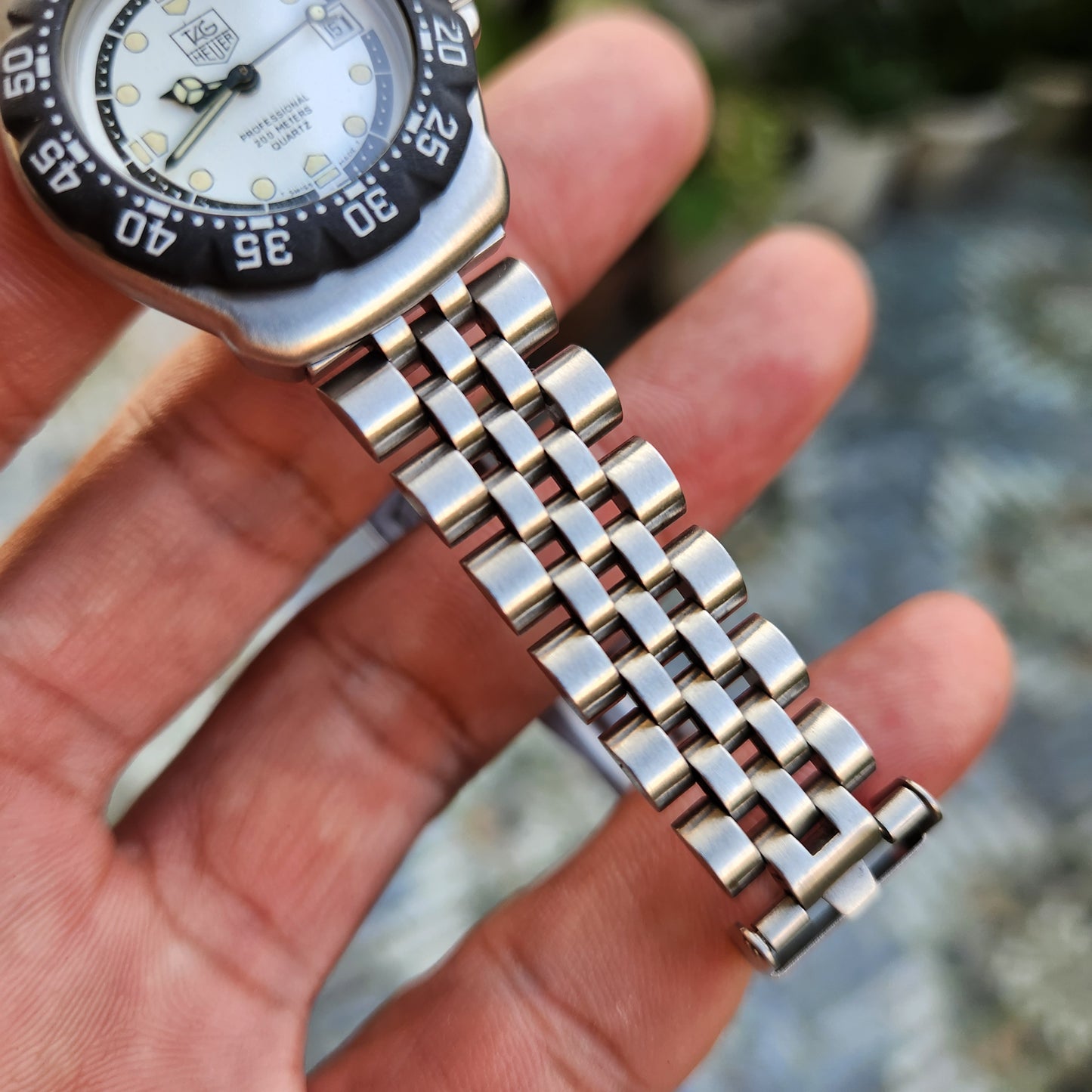 Tag Heuer F1 Classic Ladies in White Dial 28mm