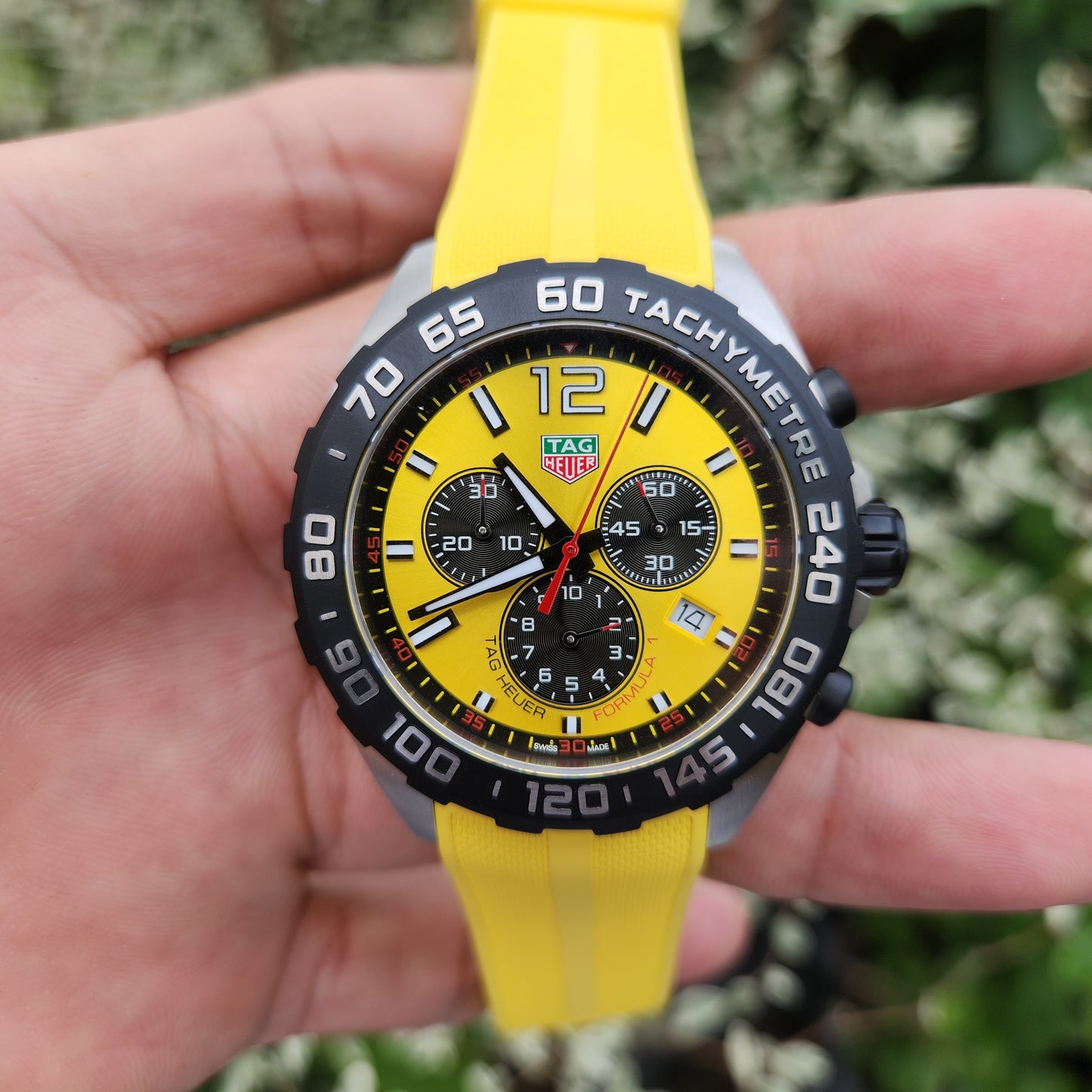 Tag Heuer F1 Chronograph Yellow Dial 43mm - Complete Set