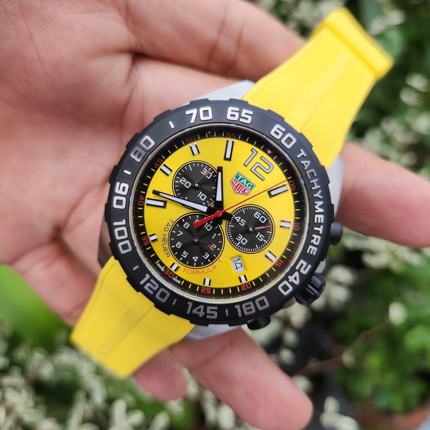 Tag Heuer F1 Chronograph Yellow Dial 43mm - Complete Set