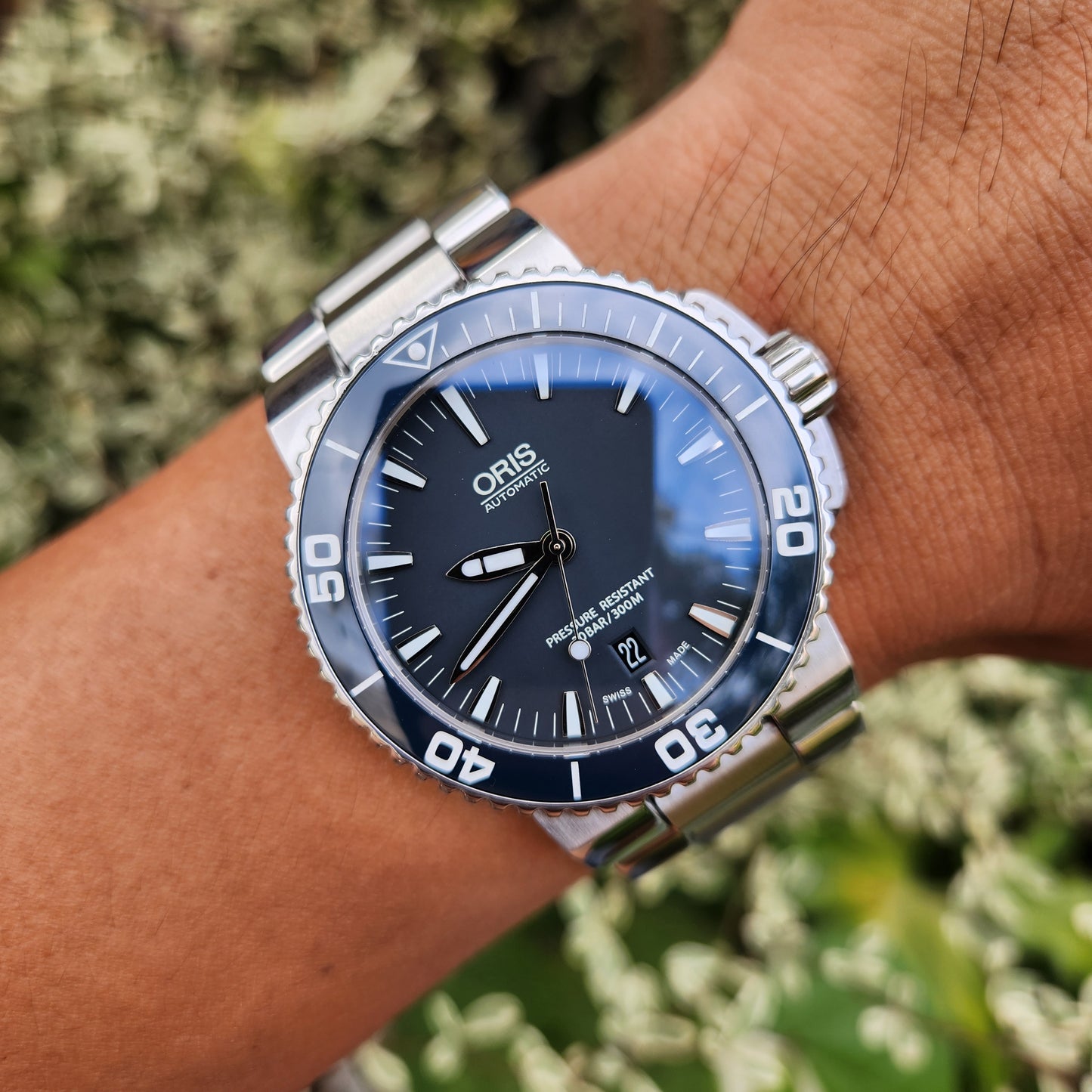 Oris Aquis Date Ceramic Bezel Blue Dial 43mm