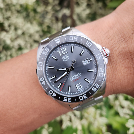 Tag Heuer F1 Date Calibre 5 Anthracite Grey Dial 43mm - Complete Set