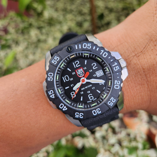 Luminox Carbonox RSC Navy Seal 45mm Black Dial - Complete Set