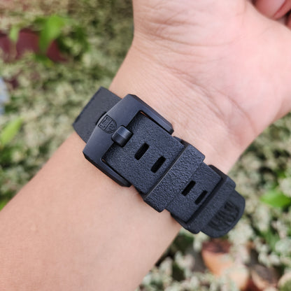 Luminox Carbonox RSC Navy Seal 45mm Black Dial - Complete Set
