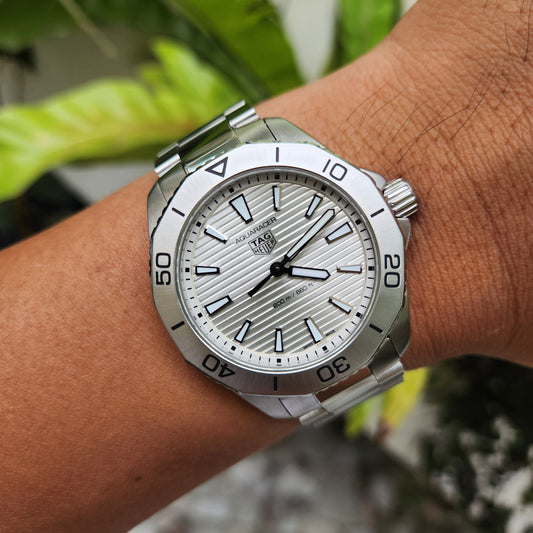 Tag Heuer Aquaracer Professional 200 Silver Sunray Brushed Dial 40mm - Complete Set&nbsp;