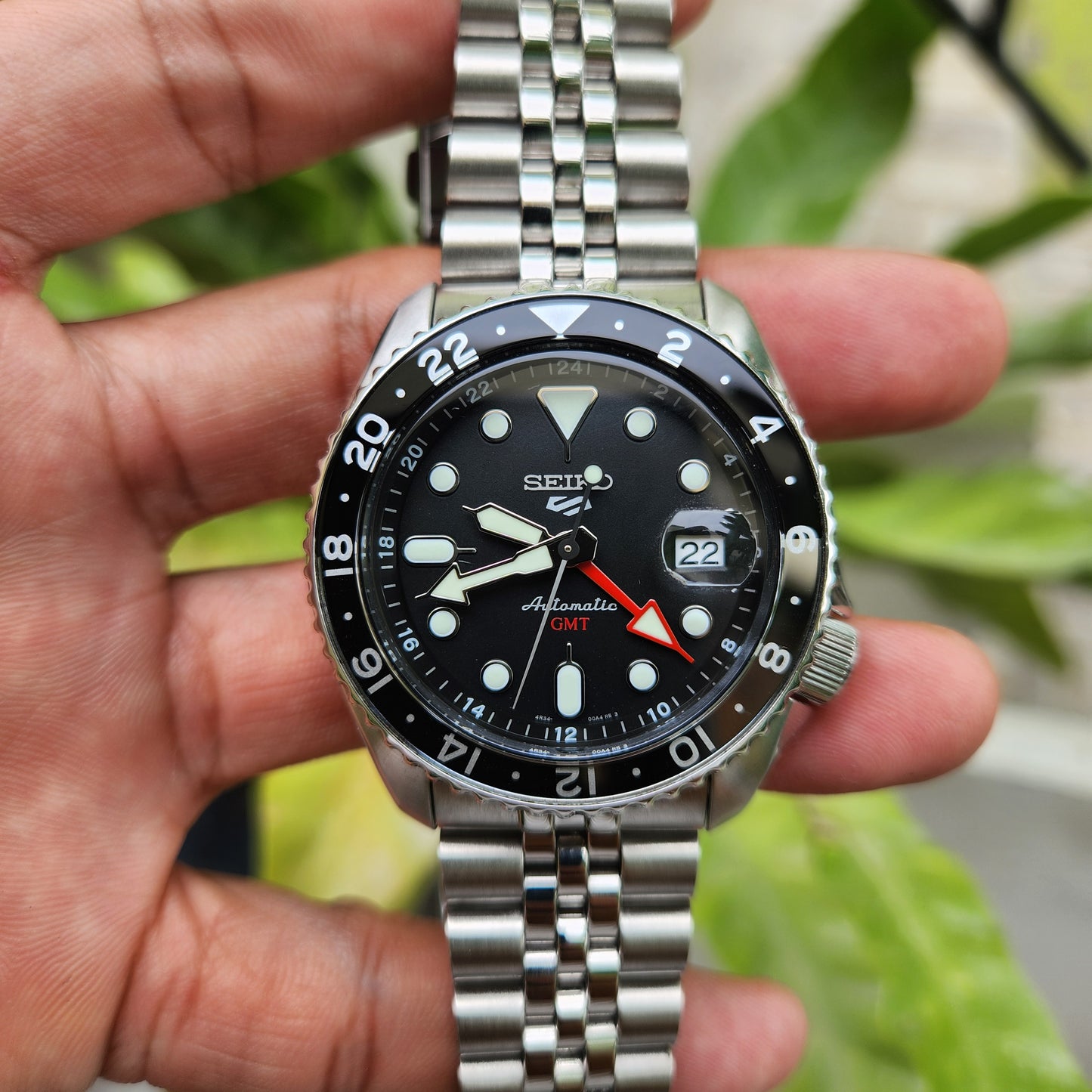 Seiko 5 SKX Sports GMT 'Bruce Wayne' 42.5mm - Complete Set