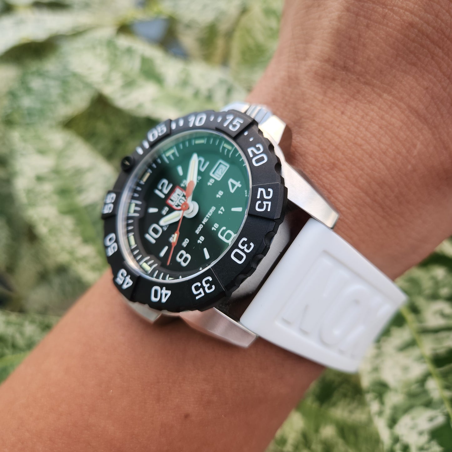 Luminox Carbonox RSC Navy Seal 45mm Black Dial - Complete Set