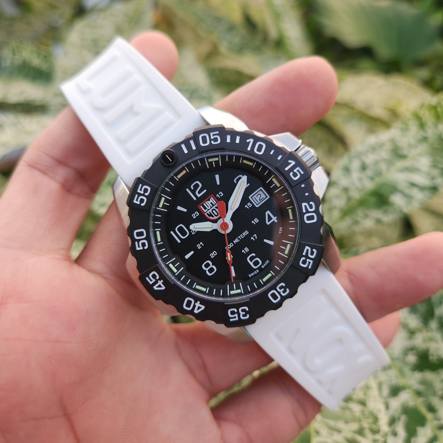 Luminox Carbonox RSC Navy Seal 45mm Black Dial - Complete Set