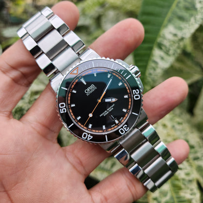 Oris Aquis Date Ceramic Bezel Orange Accent in Black Dial 43mm - Complete Set