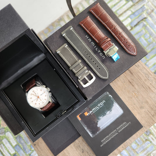 Hamilton Jazzmaster Maestro Auto Chrono in White Dial 45mm