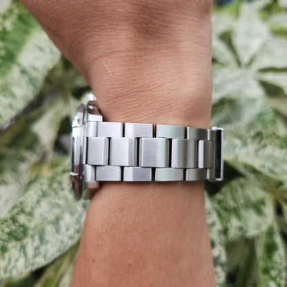 Tag Heuer Aquaracer Calibre 5 Steel Bezel in Lacquered Grey Striped Dial 41mm