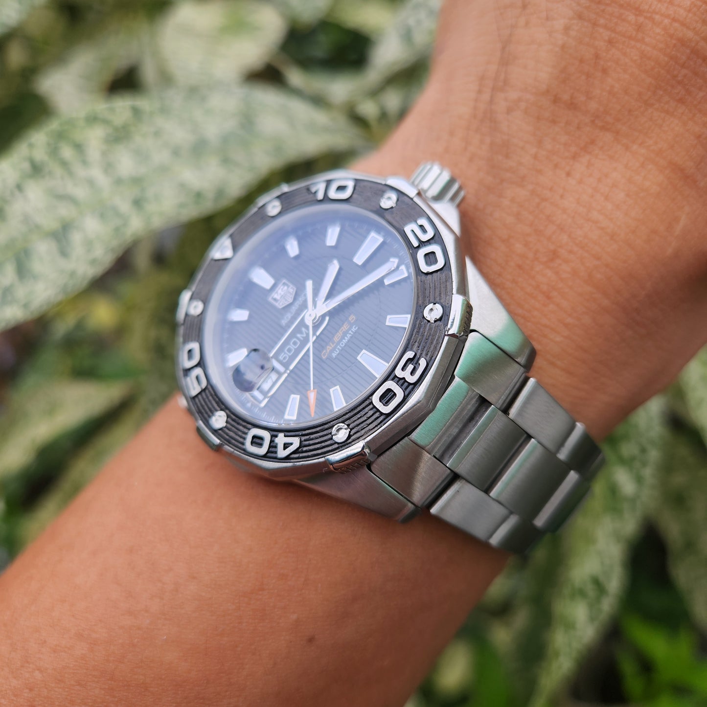 Tag Heuer Aquaracer Calibre 5 Black Engraved Stripes Dial 500M 43mm - Complete Set