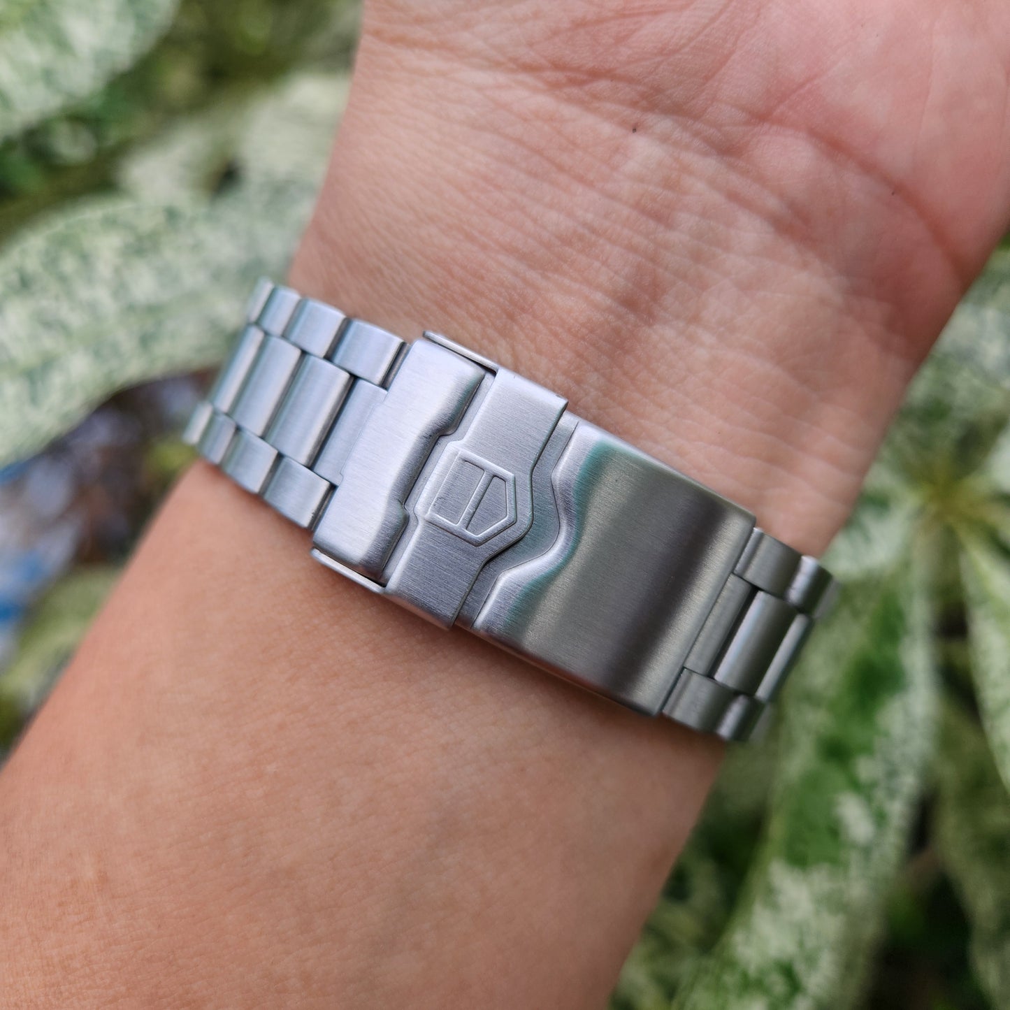 Tag Heuer F1 Chronograph Red Accents in Black Dial 42mm - Complete Set