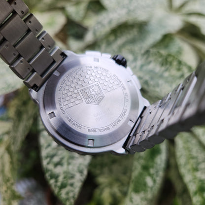 Tag Heuer F1 Chronograph Red Accents in Black Dial 42mm - Complete Set