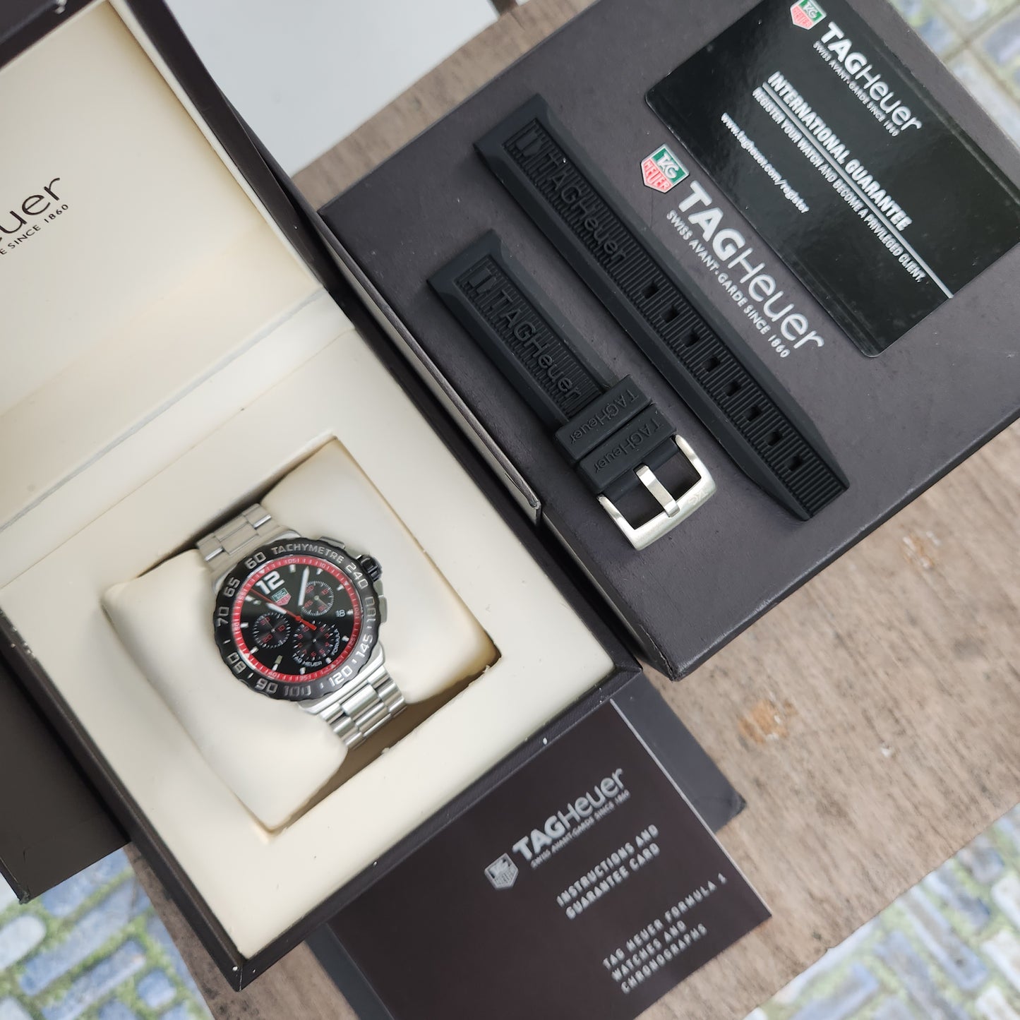 Tag Heuer F1 Chronograph Red Accents in Black Dial 42mm - Complete Set