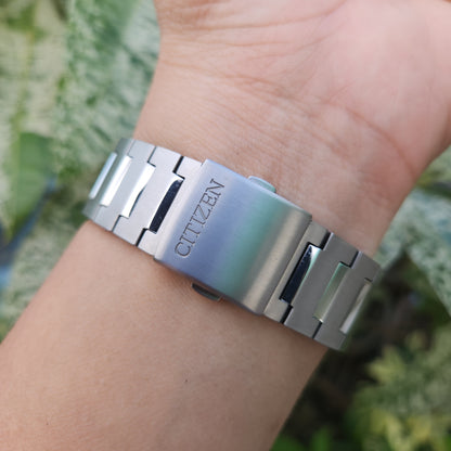 Citizen Zenshin Super Titanium Small Seconds 40.5mm in Textured Green Dial - Complete Set