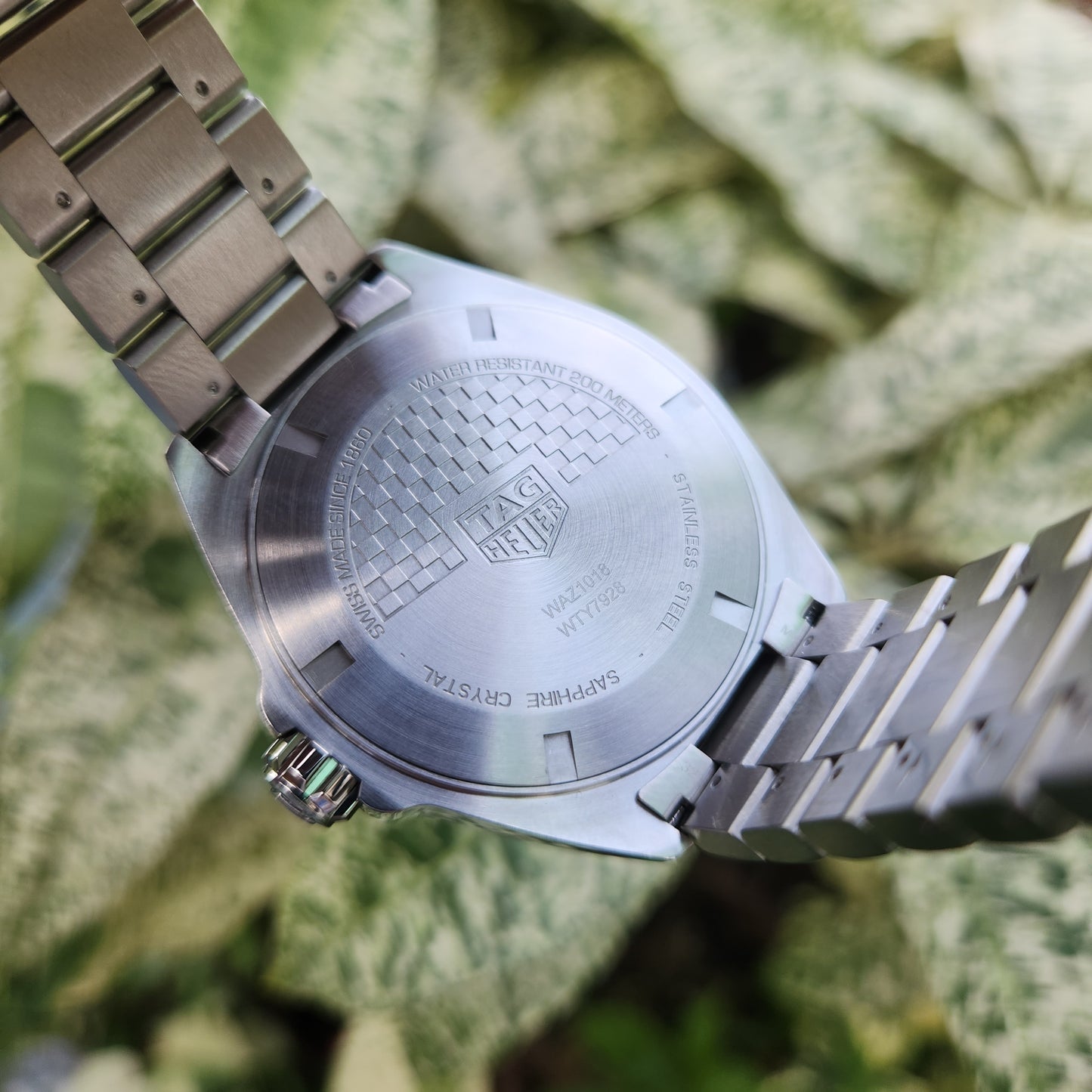 Tag Heuer F1 Steel Alu Black Bezel / Red Indeces in Grey Sunray Dial 43mm - Complete Set (2024 model)