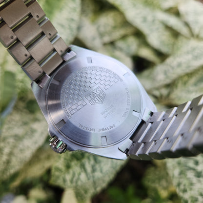 Tag Heuer F1 Steel Alu Black Bezel / Red Indeces in Grey Sunray Dial 43mm - Complete Set (2024 model)