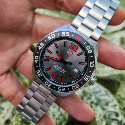 Tag Heuer F1 Steel Alu Black Bezel / Red Indeces in Grey Sunray Dial 43mm - Complete Set (2024 model)