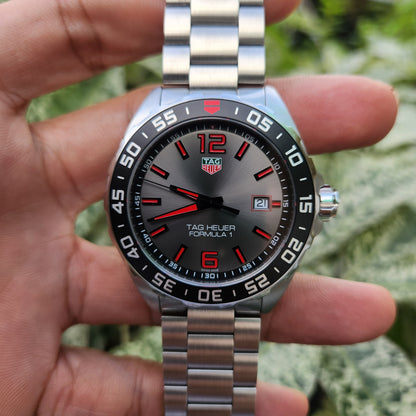 Tag Heuer F1 Steel Alu Black Bezel / Red Indeces in Grey Sunray Dial 43mm - Complete Set (2024 model)