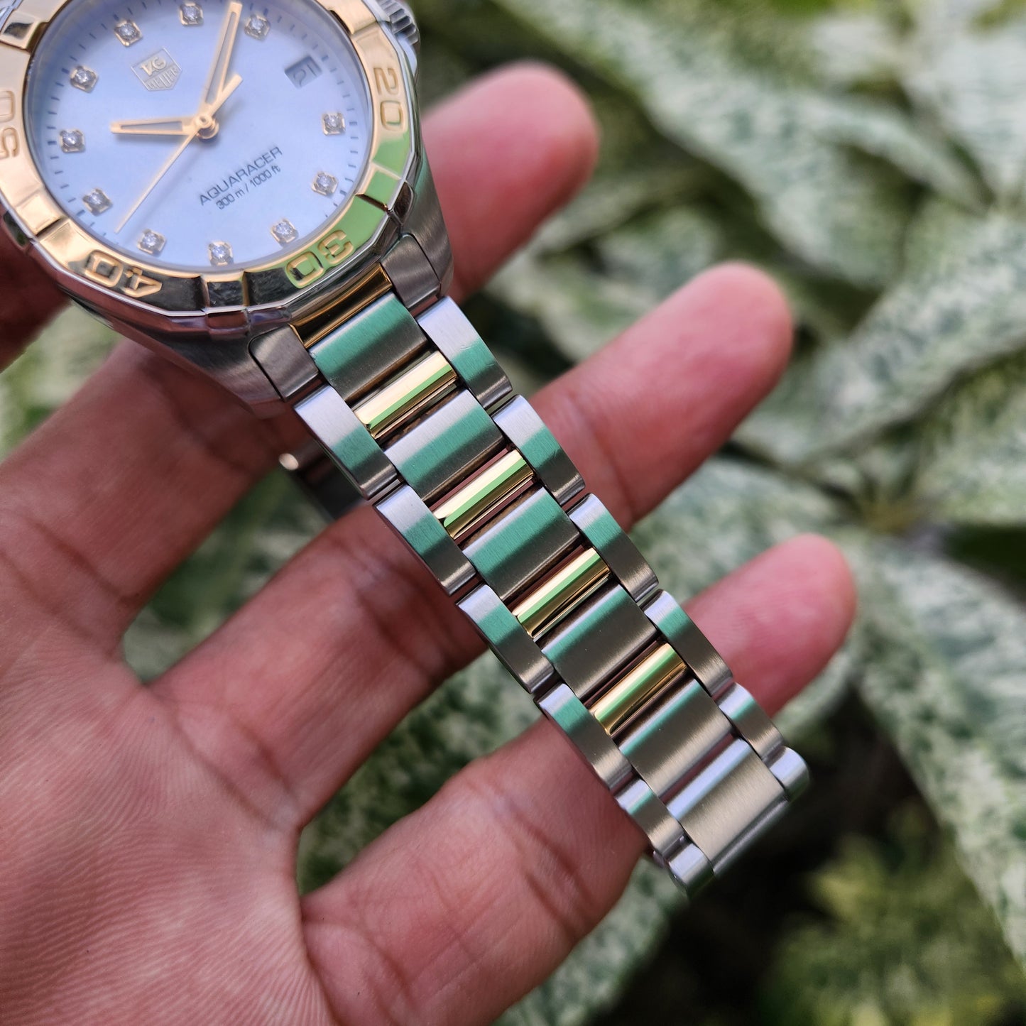 Tag Heuer Ladies Aquaracer Two-Tone Solid Gold 18k Bezel in Mother of Pearl White Dial with Diamonds 32mm
