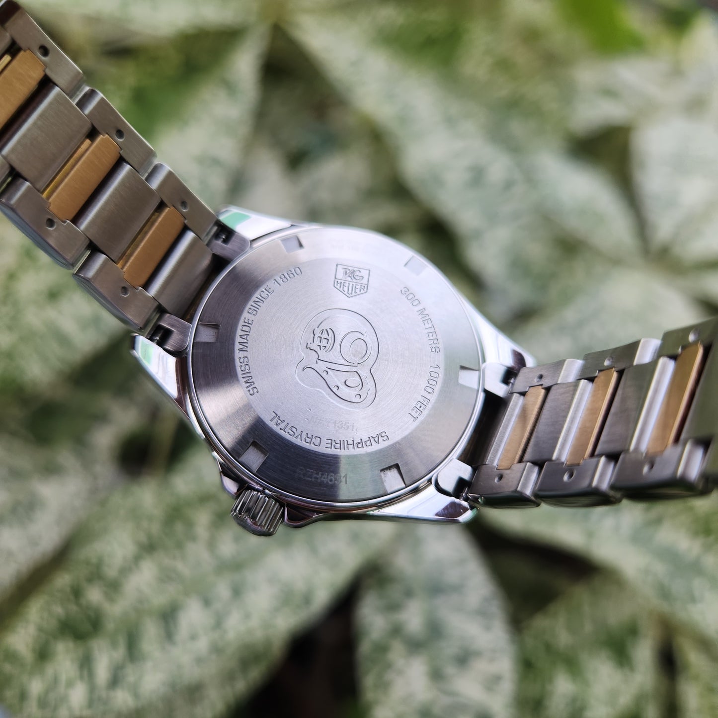 Tag Heuer Ladies Aquaracer Two-Tone Solid Gold 18k Bezel in Mother of Pearl White Dial with Diamonds 32mm