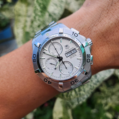 Tag Heuer F1 Chronograph Calibre 16 Day-Date Steel Bezel on Silver Dial 43mm - Complete Set