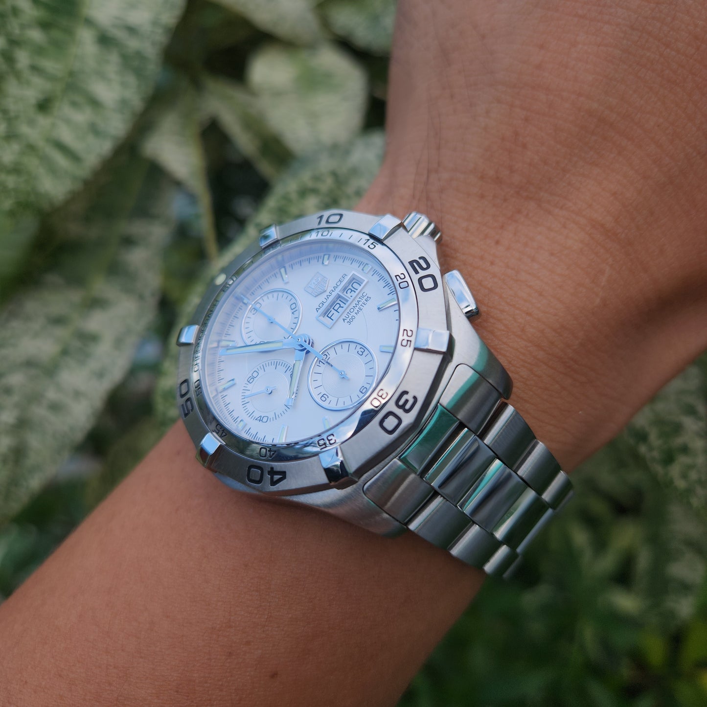 Tag Heuer F1 Chronograph Calibre 16 Day-Date Steel Bezel on Silver Dial 43mm - Complete Set