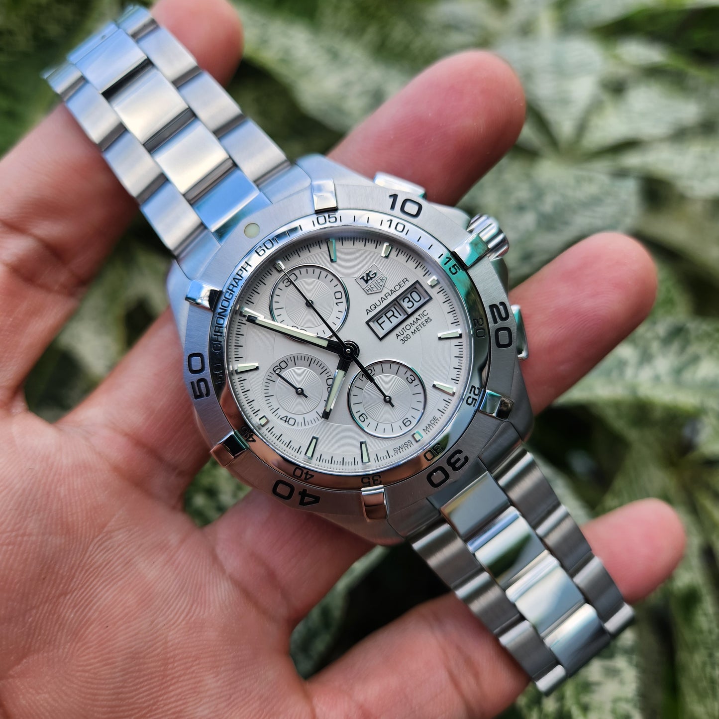 Tag Heuer F1 Chronograph Calibre 16 Day-Date Steel Bezel on Silver Dial 43mm - Complete Set