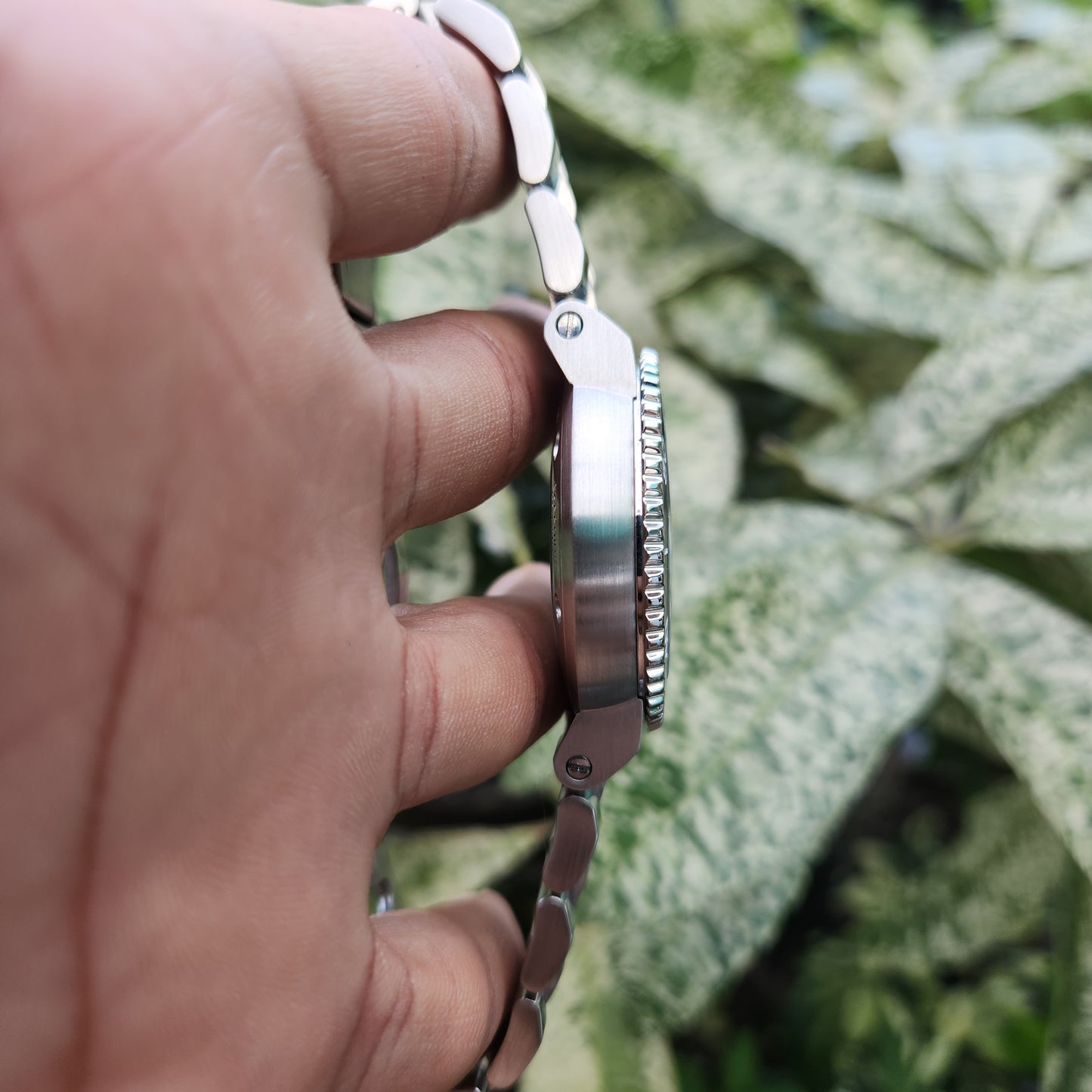 Oris Aquis Date Ceramic Matte Bezel in Black Dial 43mm - Complete Set