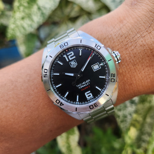 Tag Heuer F1 Calibre 5 Steel Bezel in Black Dial 41mm
