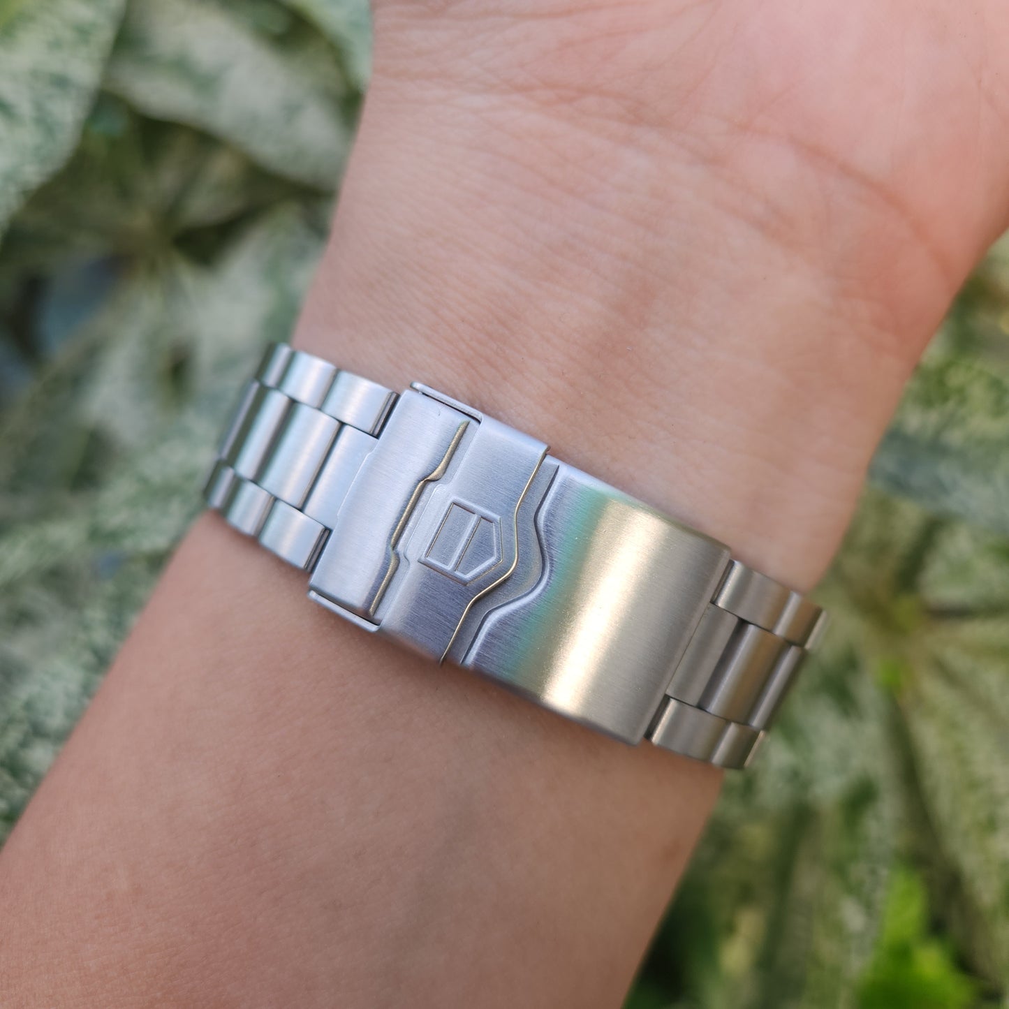 Tag Heuer F1 Calibre 5 Steel Bezel in Black Dial 41mm