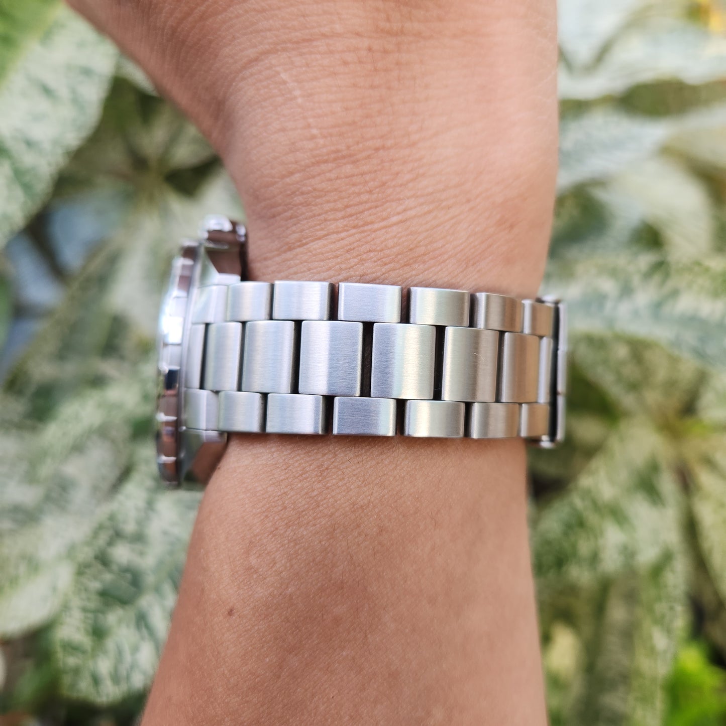 Tag Heuer F1 Calibre 5 Steel Bezel in Black Dial 41mm