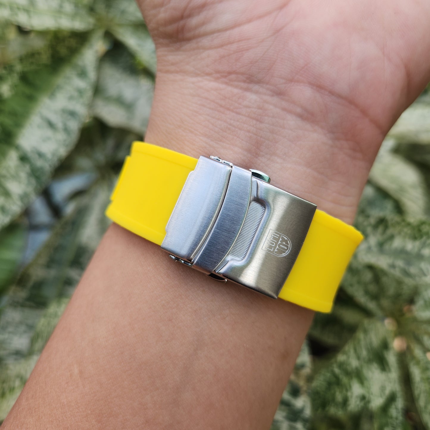 Luminox Pacific Diver Carbonox Chronograph 44mm Yellow Accent Dial - Complete Set (Brand New)