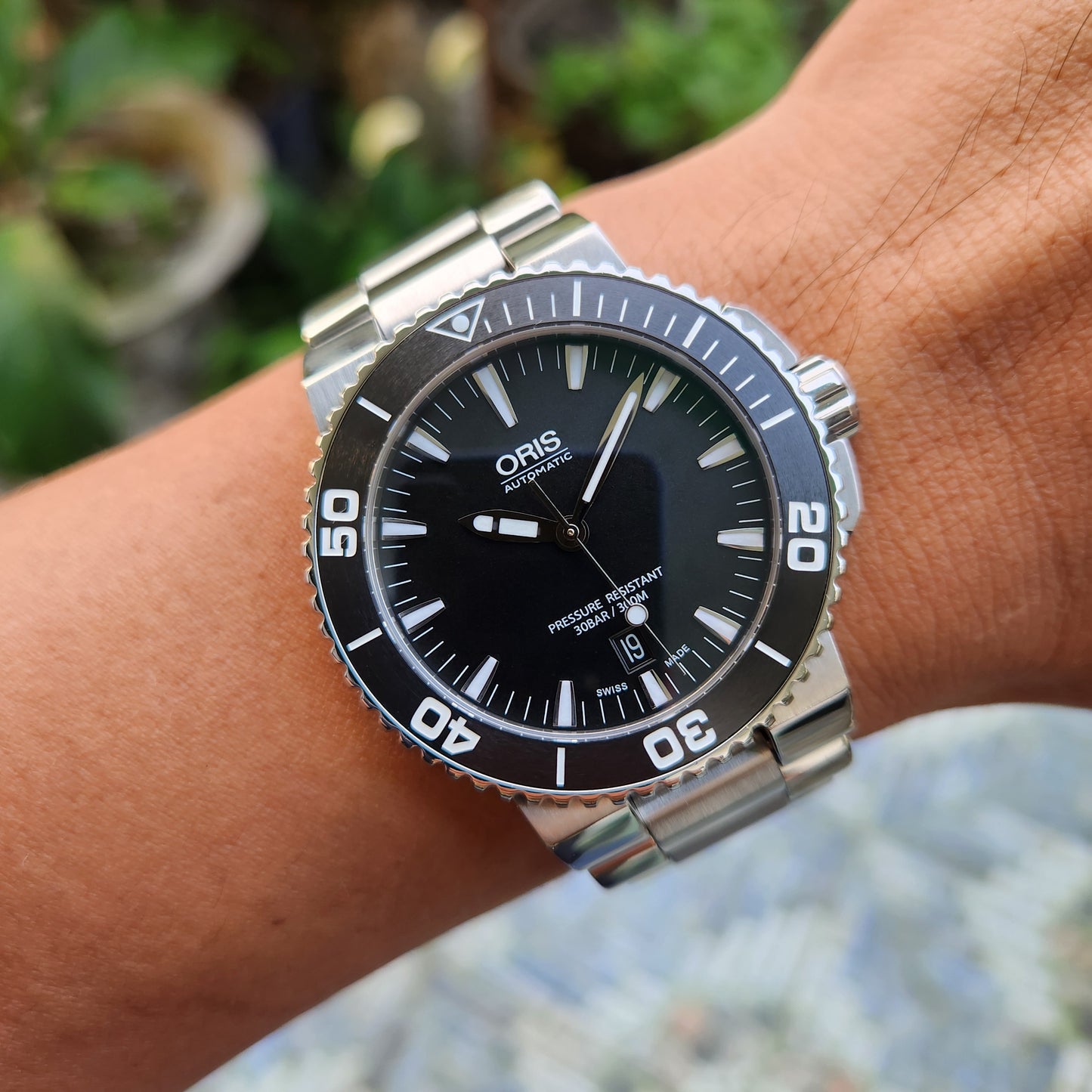 Oris Aquis Date Ceramic Matte Bezel in Black Dial 43mm