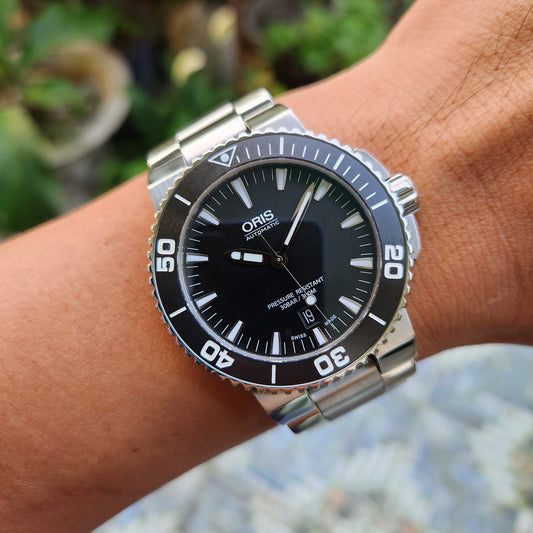 Oris Aquis Date Ceramic Matte Bezel in Black Dial 43mm