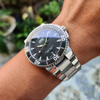Oris Aquis Date Ceramic Matte Bezel in Black Dial 43mm