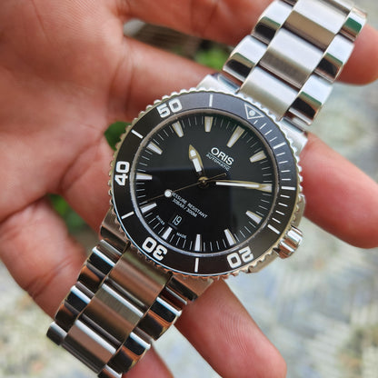Oris Aquis Date Ceramic Matte Bezel in Black Dial 43mm