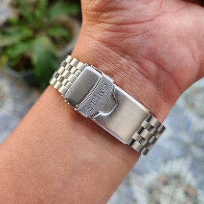 Seiko 5 SKX Sports GMT Explorer 39mm Black Dial - Complete Set (Brand New)