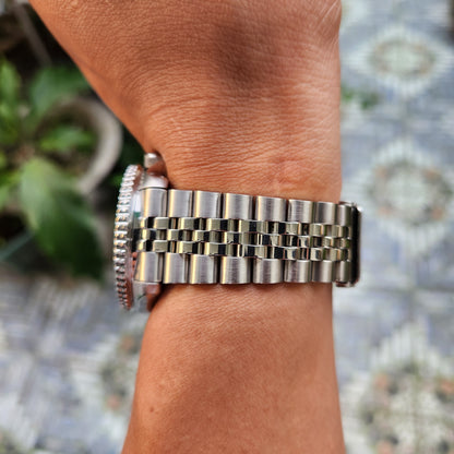 Seiko 5 SKX Sports GMT 'Bruce Wayne' 42.5mm - Complete Set