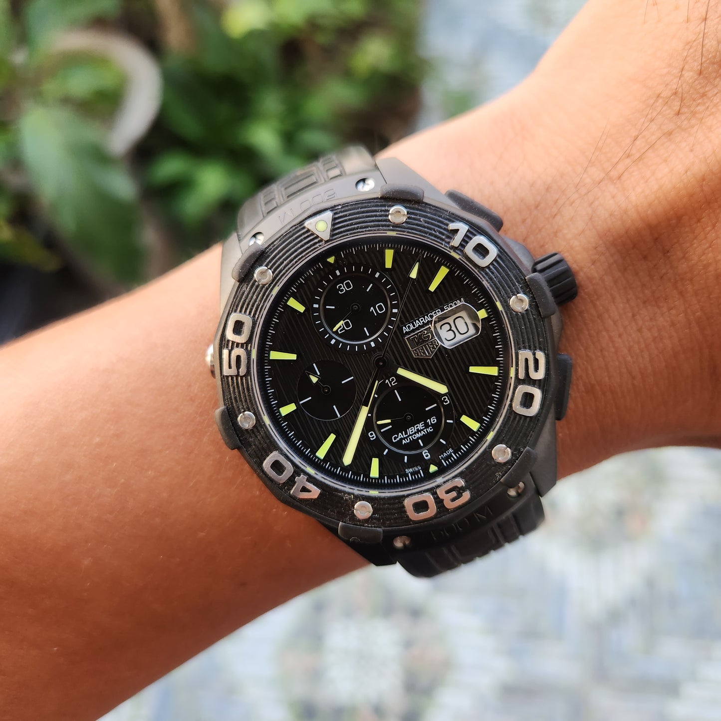 Tag Heuer Aquaracer Chronograph Calibre 16 Titanium PVD Black Engraved Stripes Dial 500M 44mm - Complete Set