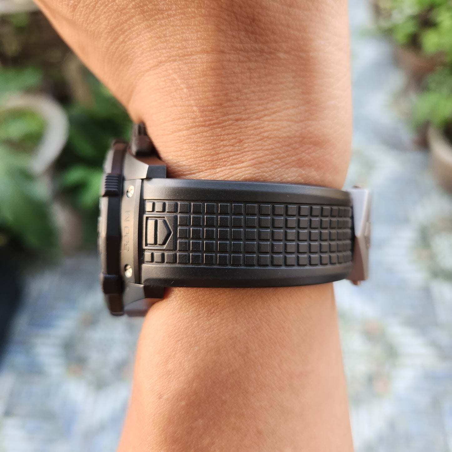 Tag Heuer Aquaracer Chronograph Calibre 16 Titanium PVD Black Engraved Stripes Dial 500M 44mm - Complete Set